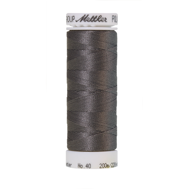 Amann Mettler Poly Sheen Leadville glänzt durch den trilobalen Fadenquerschnitt besonders schön. Zum Sticken, Quilten, Nähen. 200m Spule