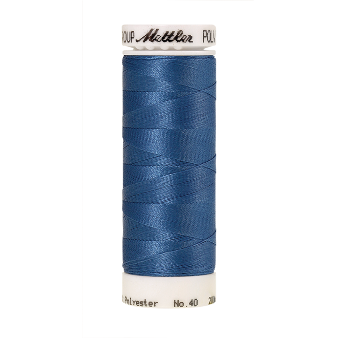 Amann Mettler Poly Sheen Laguna  glänzt durch den trilobalen Fadenquerschnitt besonders schön. Zum Sticken, Quilten, Nähen. 200m Spule