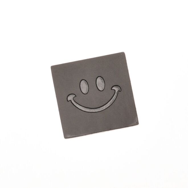 Kunstlederlabel "Smiley" schwarz (aufb&uuml;gelbar)