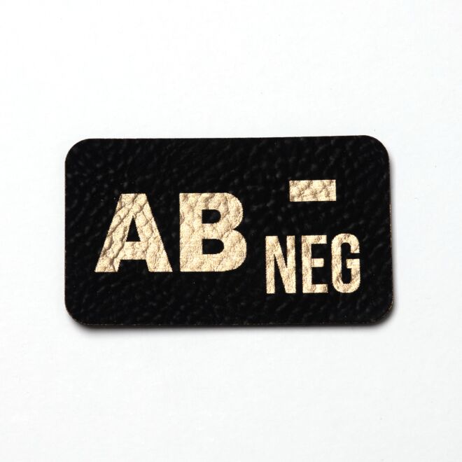 Imitation leather label "Blood group AB-" (black/gold)